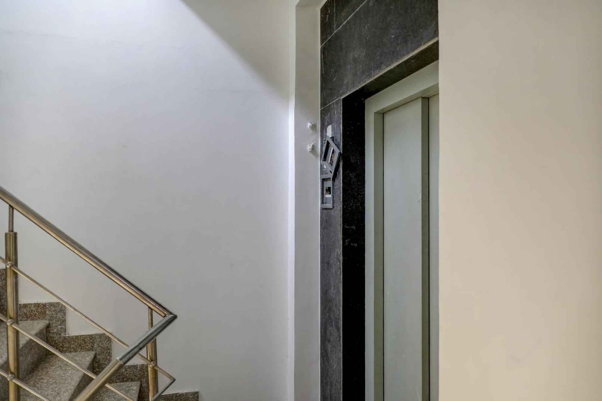 Collection O R S Villa Near Lotus Temple Nueva Delhi Exterior foto